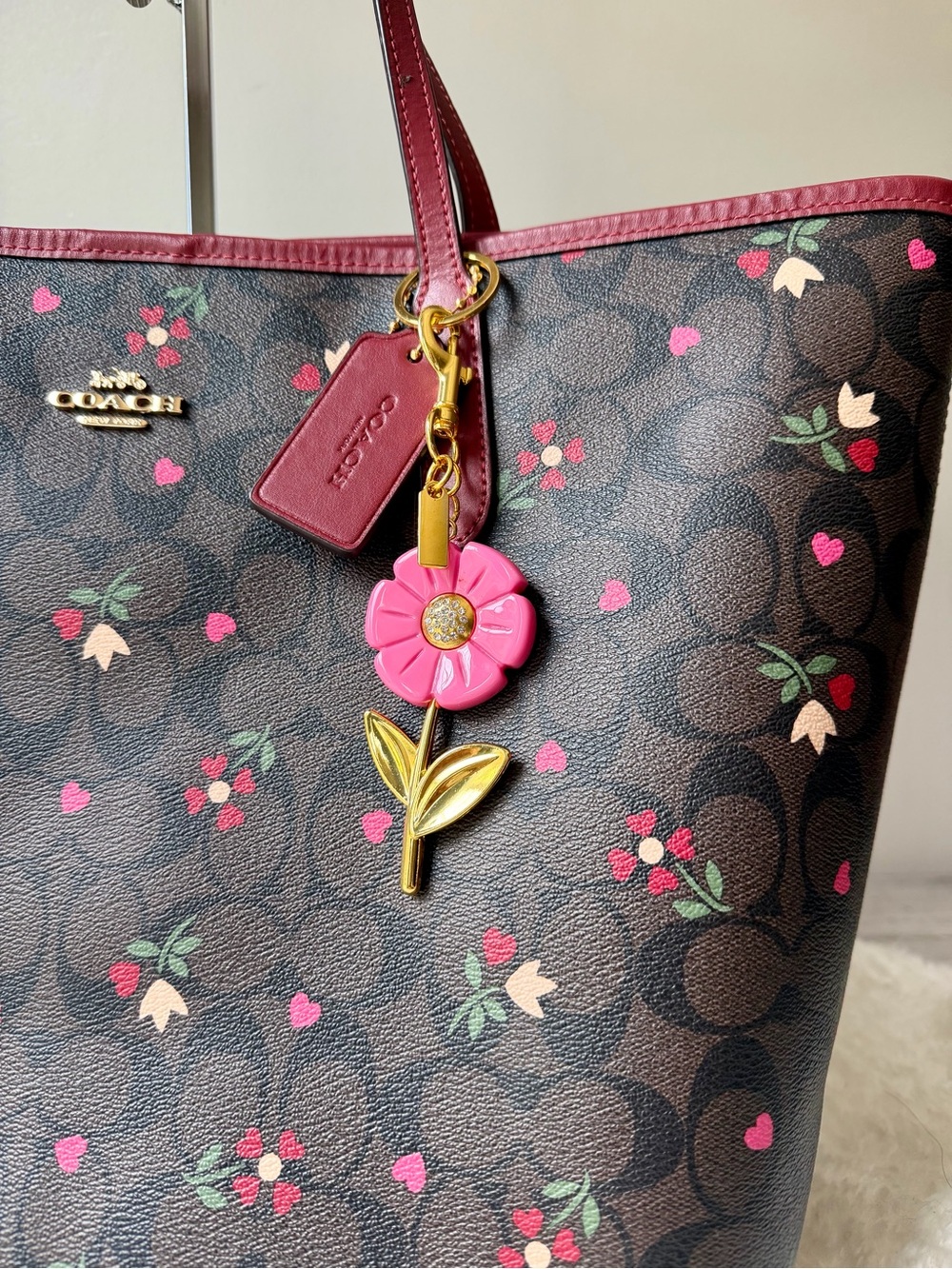 Coach City Tote Bag In Signature Canvas With Heart Petal Print and charm - Picture 3 of 12